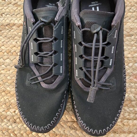 WoMen’s On Running Cloudaway 2 Black Cloud Shoes Size 9.5WOMENS/ 7.5MENS *FLAWED main image 6